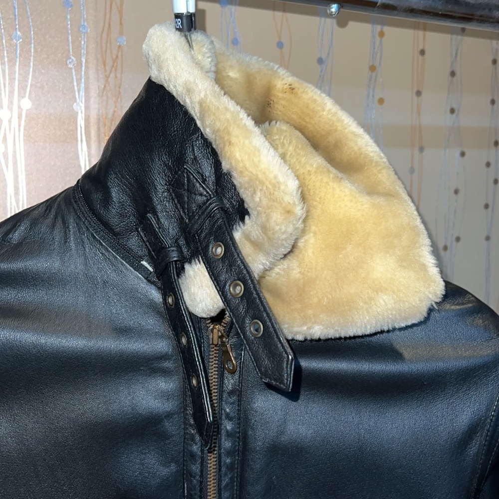 Leather jacket - Picture 5 of 8